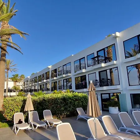 Monte Del Moro Sea Front View Apartamento