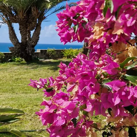 Monte Del Moro Sea Front View Apartamento *