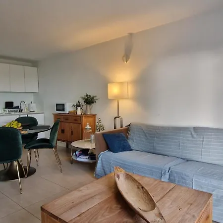 Monte Del Moro Sea Front View Apartment *