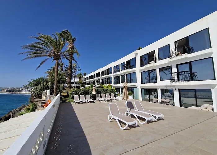 Appartamento Monte Del Moro Sea Front View