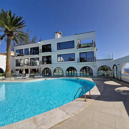 Monte Del Moro Sea Front View Apartment *