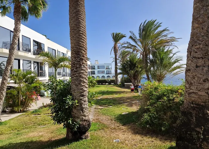 Monte Del Moro Sea Front View Apartment *
